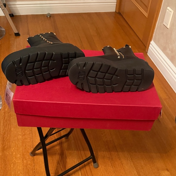 Valentino Garavani Black Studded Platform Boots - Picture 5 of 5